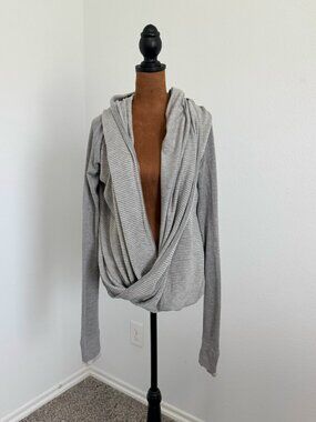 Lululemon Long Sleeve Cashmere Blend Iconic Wrap Gray Sweater Size 12.